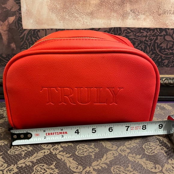TRULY Red Vanity Case - Picture 8 of 10